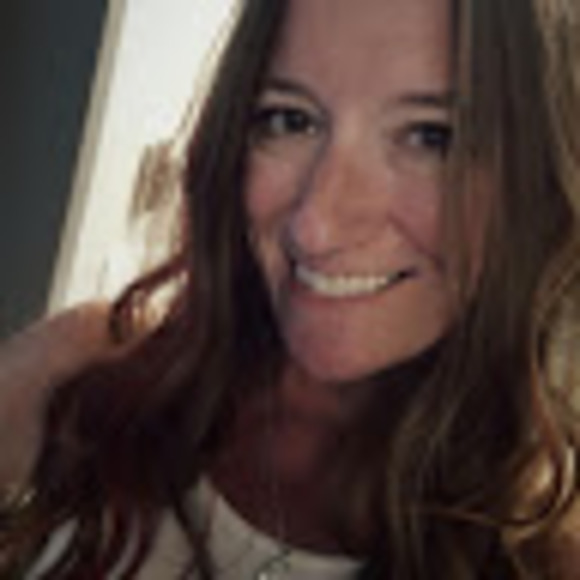 Meet your Posher, Lisa - Picture 1 of 1